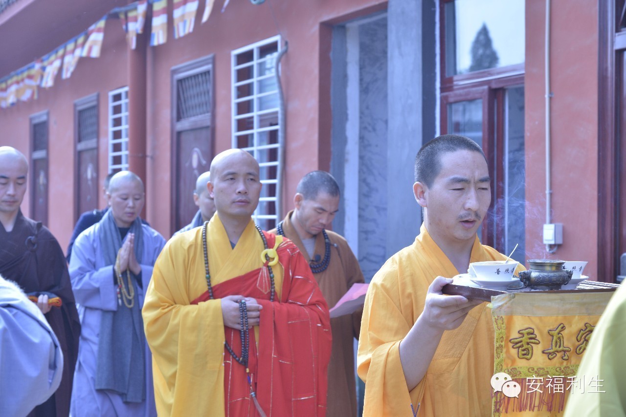 果缘法师全部讲法视频-果缘法师讲法视频：心灵甘露，净化身心，讲述深刻道理，分享生活智慧
